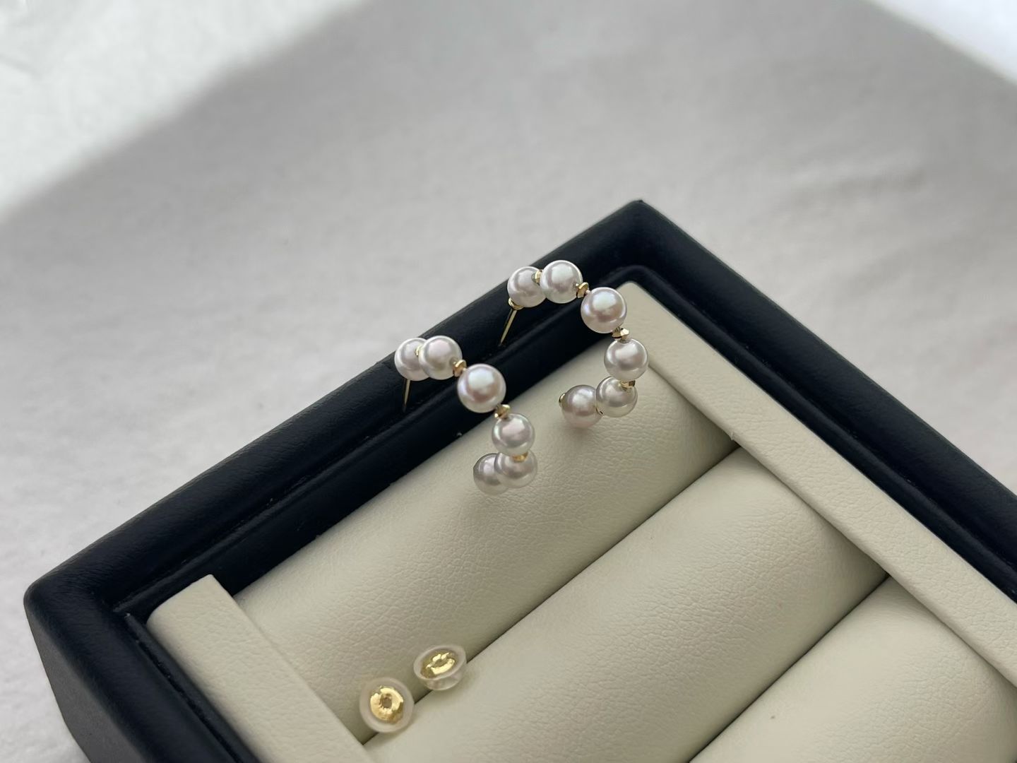 Curved Seawater Pearl Hoop Earrings