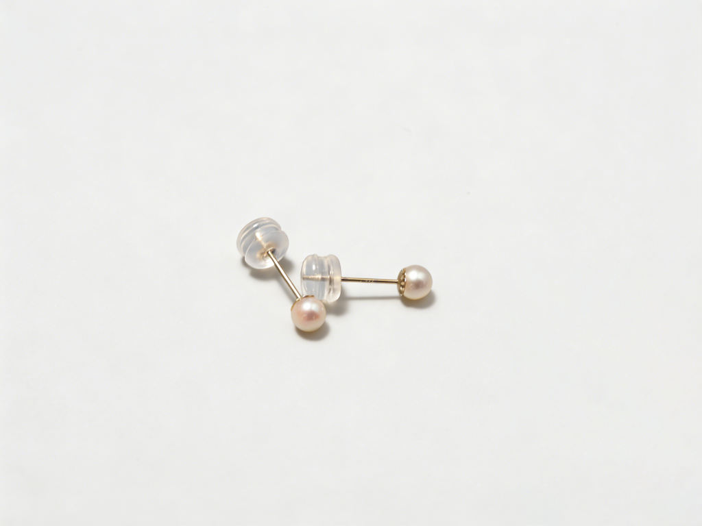 Minimalist 3.5-4mm Akoya Pearl Earrings in 18K Gold