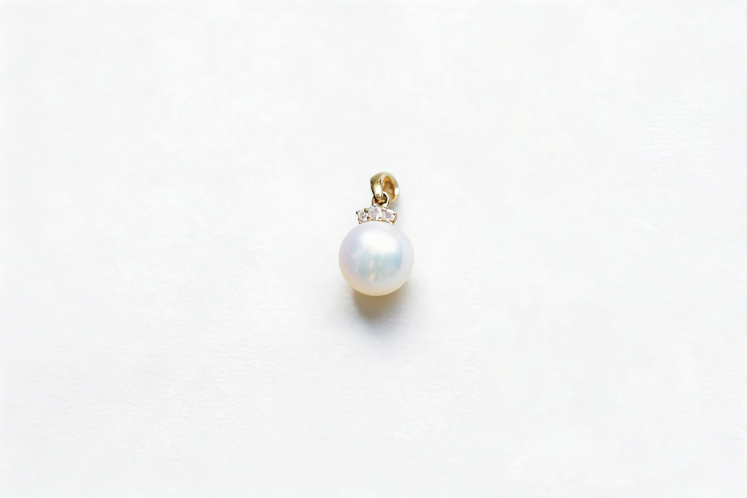 Akoya pearl pendant
